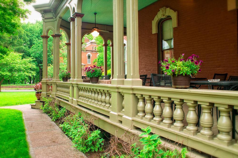 วิสกี้ แมนชั่น Bed & Breakfast เซนต์โจเซฟ ภายนอก รูปภาพ
