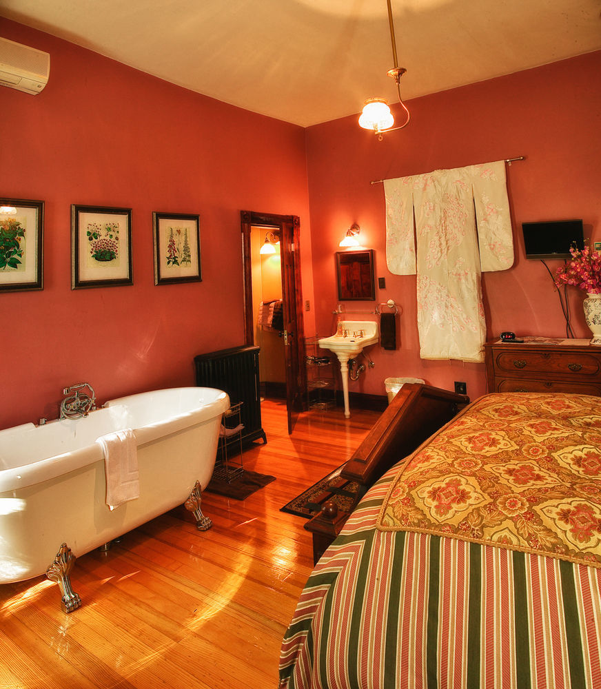 วิสกี้ แมนชั่น Bed & Breakfast เซนต์โจเซฟ ภายนอก รูปภาพ