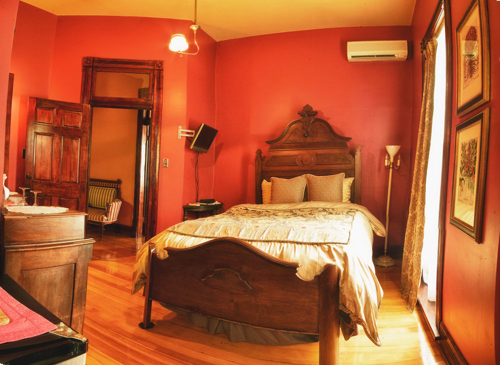 วิสกี้ แมนชั่น Bed & Breakfast เซนต์โจเซฟ ภายนอก รูปภาพ