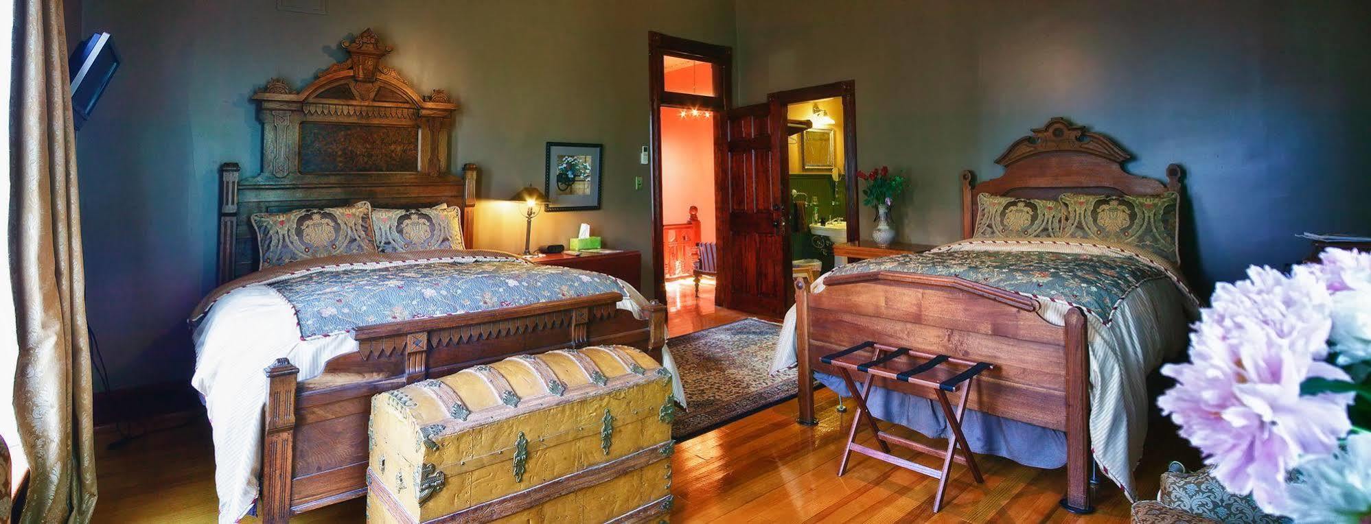 วิสกี้ แมนชั่น Bed & Breakfast เซนต์โจเซฟ ภายนอก รูปภาพ