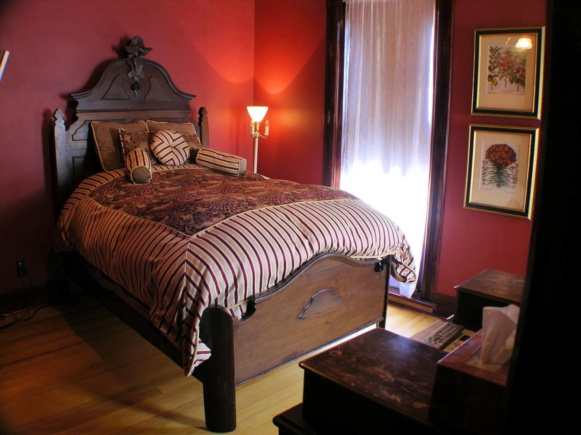 วิสกี้ แมนชั่น Bed & Breakfast เซนต์โจเซฟ ห้อง รูปภาพ
